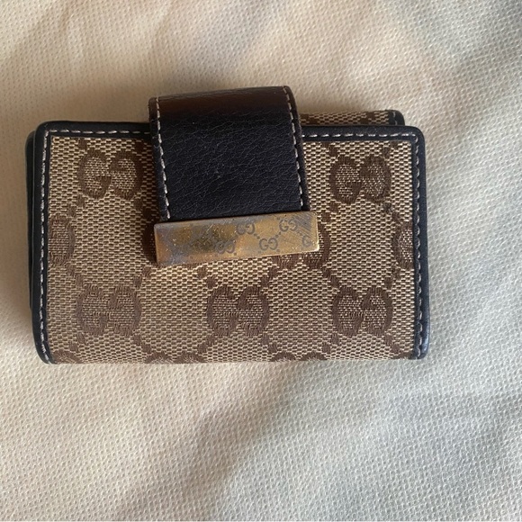 Authentic Gucci key holder